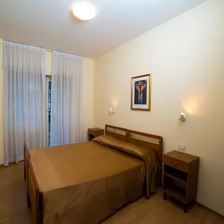 Casa Per Ferie Pio Viii מלון *