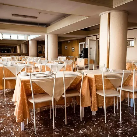 Casa Per Ferie Pio Viii מלון