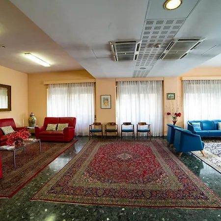 Casa Per Ferie Pio Viii 酒店 *